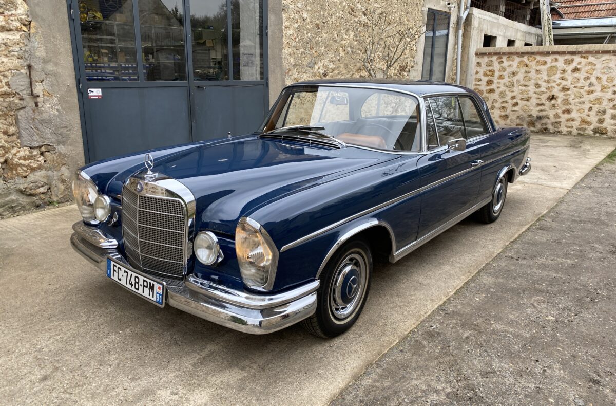 Mercedes 300 SE W112 bleue