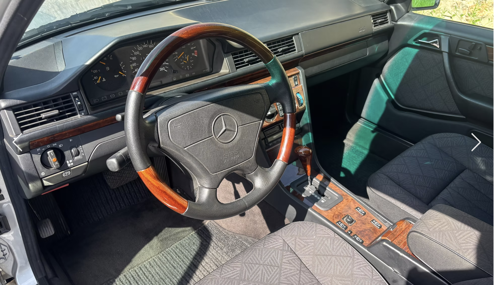 Mercedes E320T – Image 3