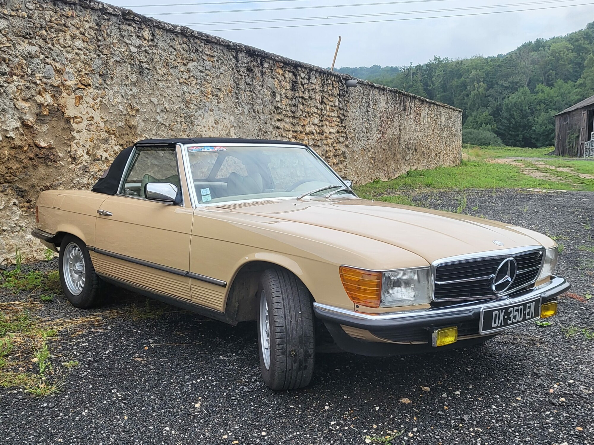 Mercedes 350SL – Image 15