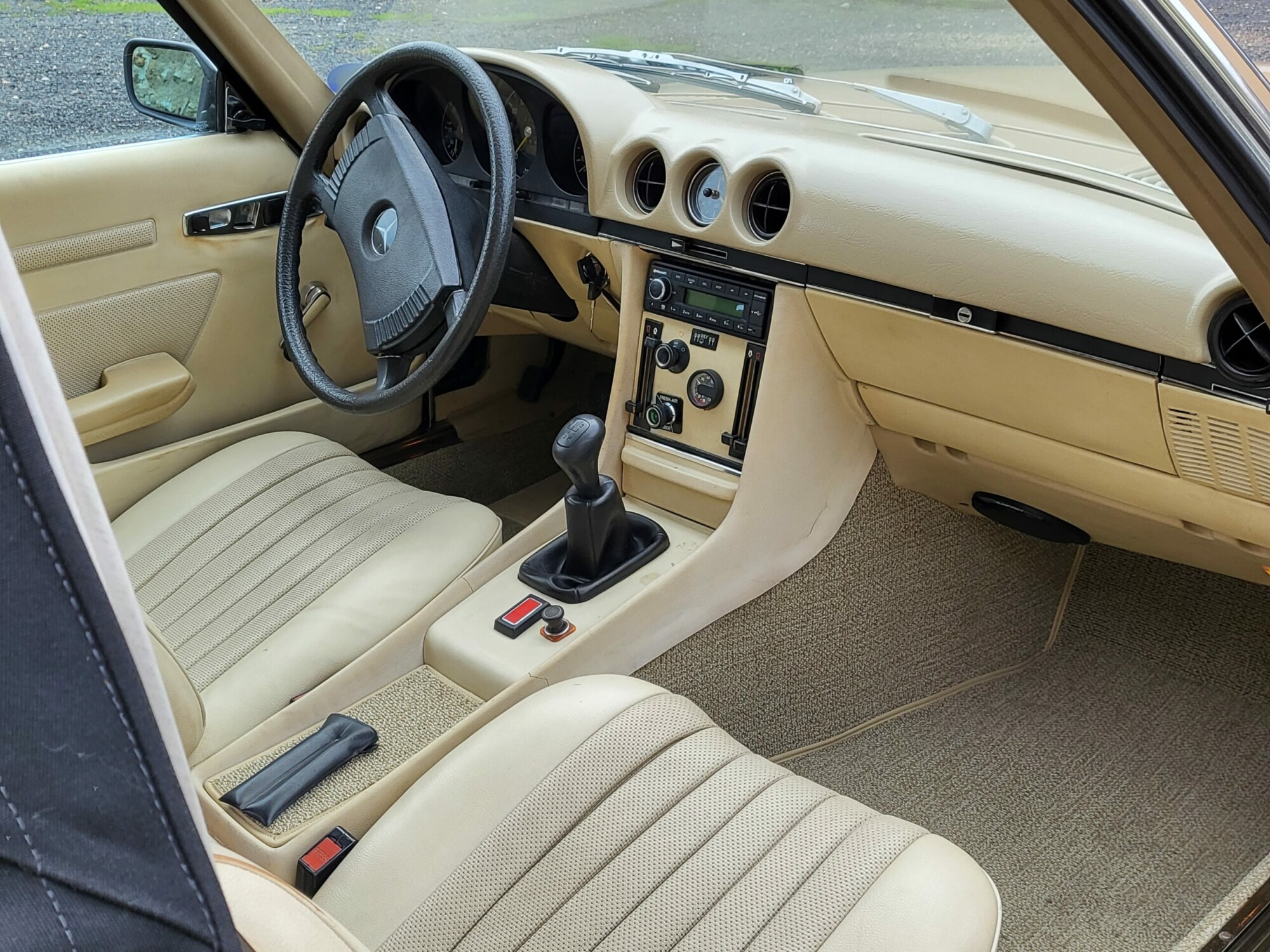 Mercedes 350SL – Image 8