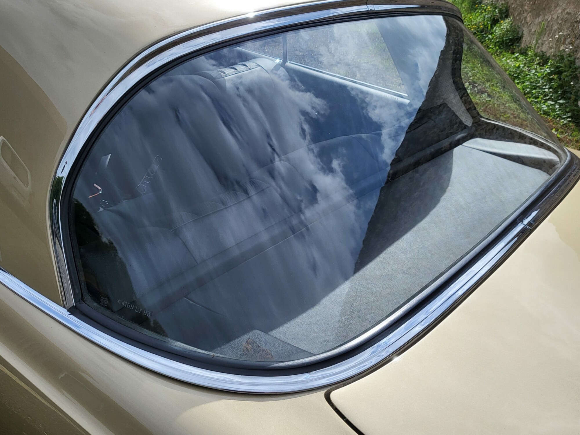 Mercedes 250SE – Image 22