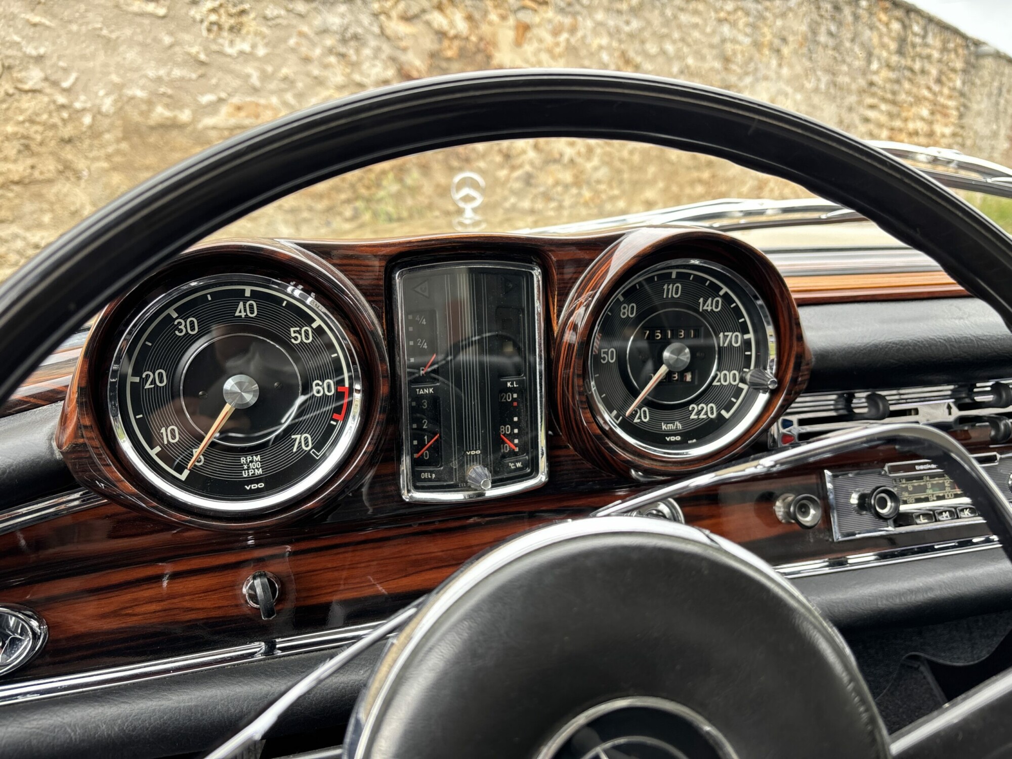 Mercedes 250SE – Image 9