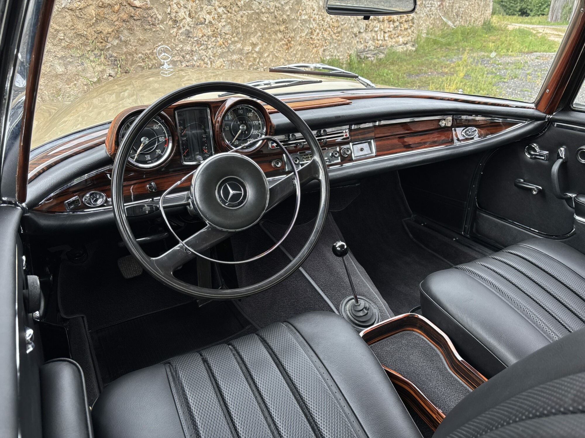 Mercedes 250SE – Image 4