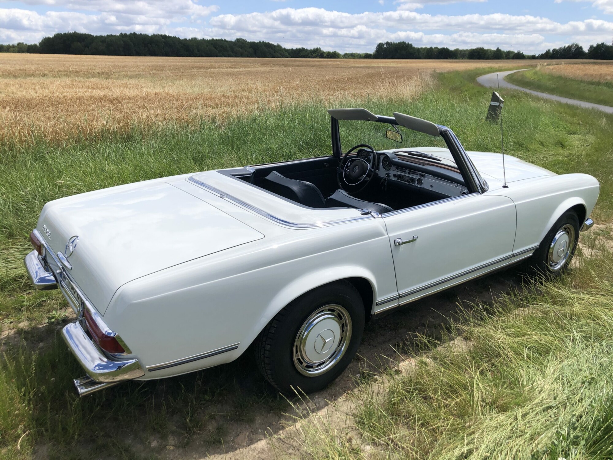 Mercedes 280SL – Image 7