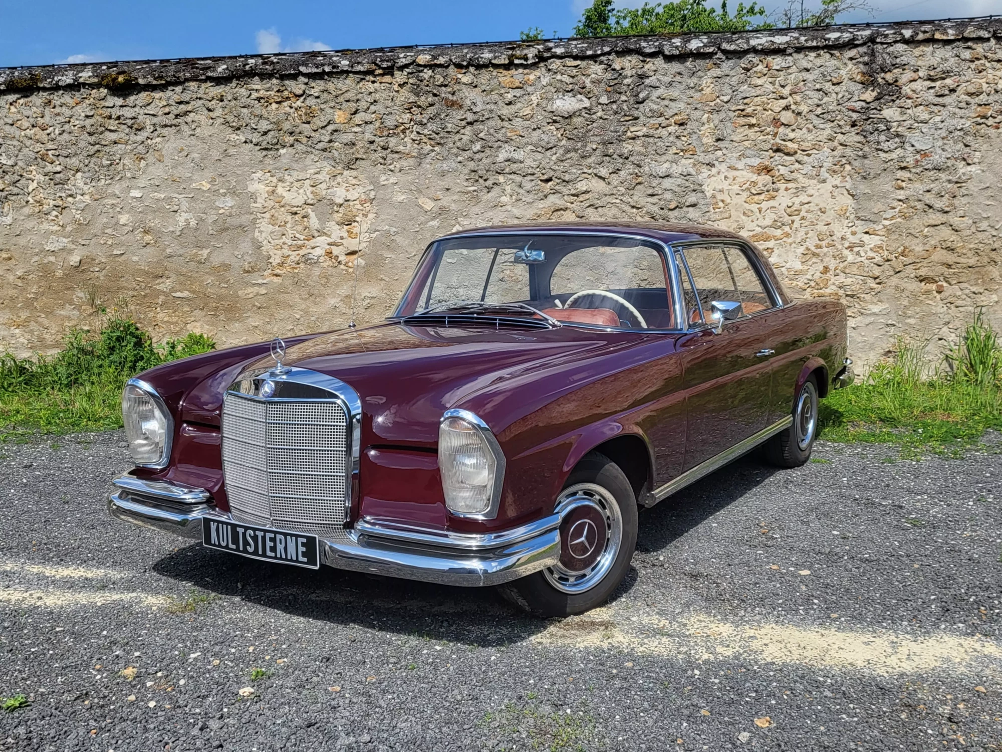 Mercedes 220SE – Image 2