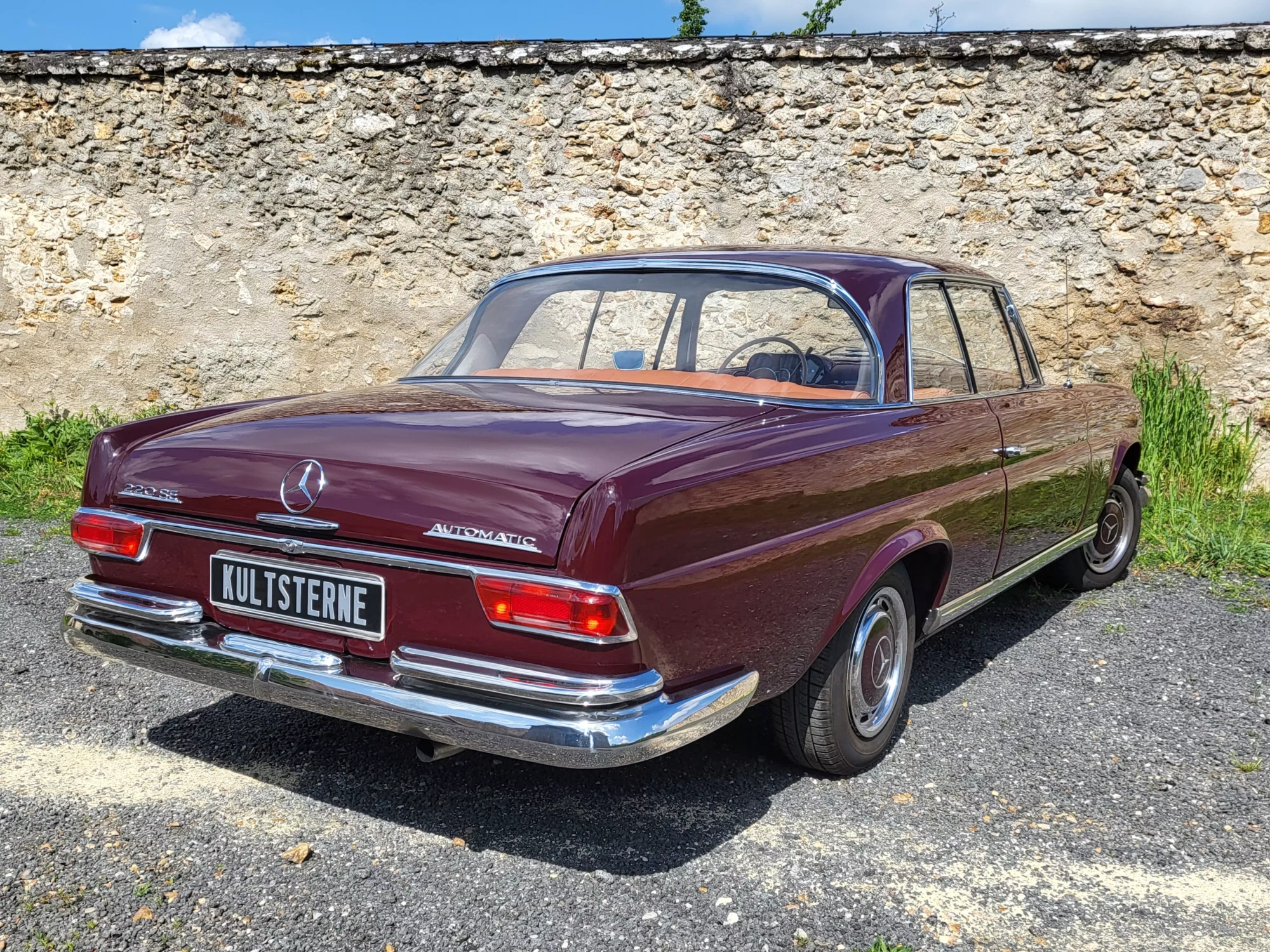 Mercedes 220SE – Image 9