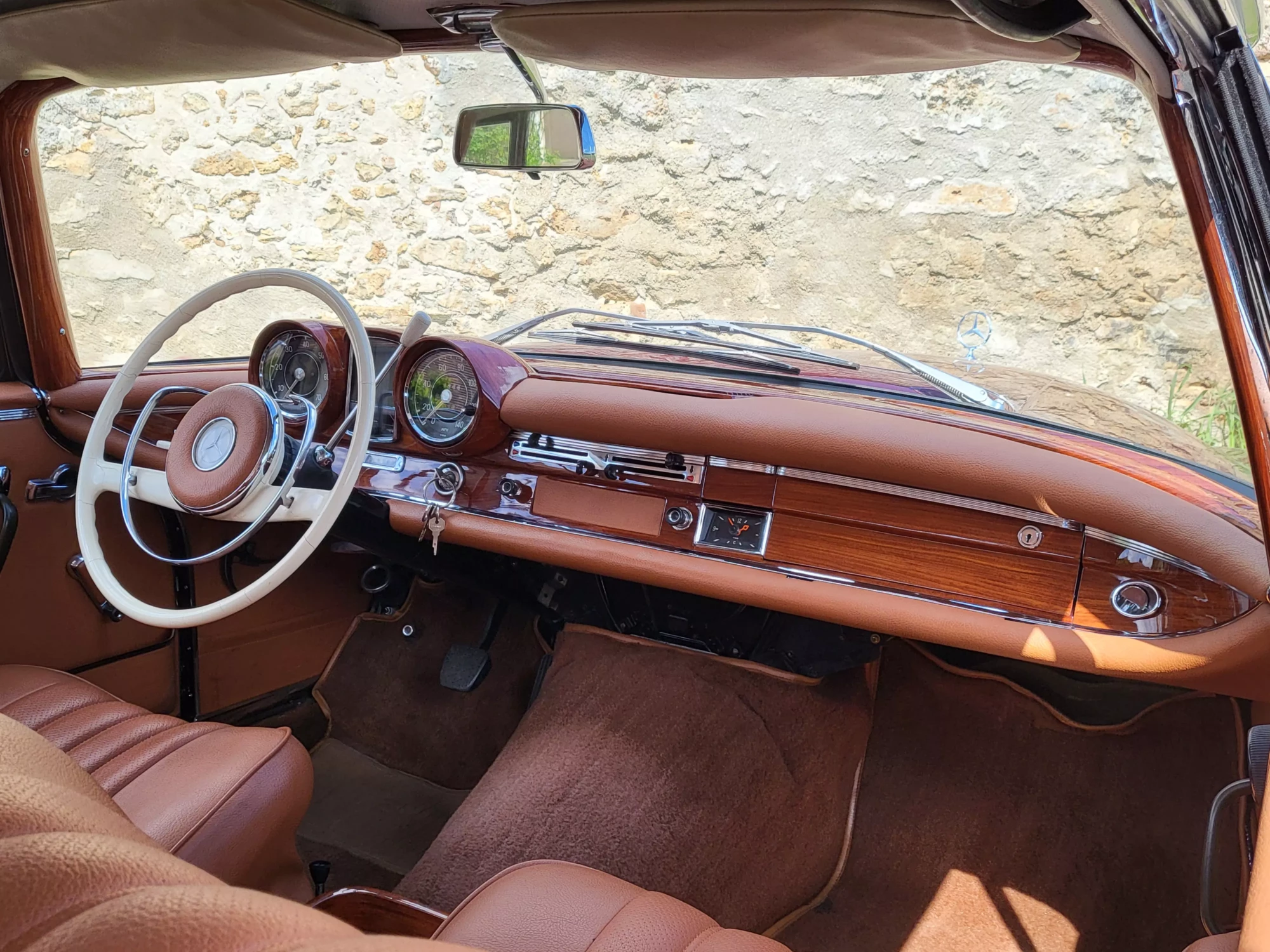 Mercedes 220SE – Image 19