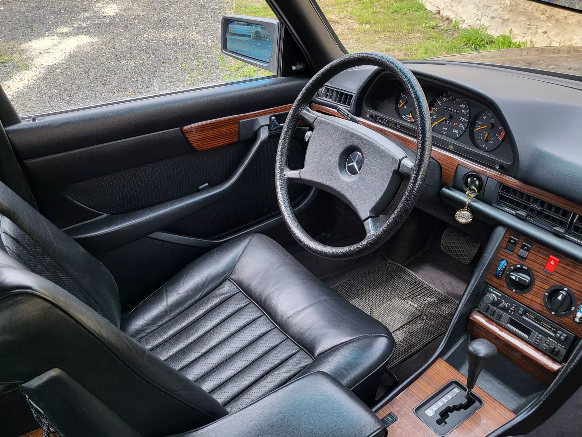 Mercedes 500SE – Image 20