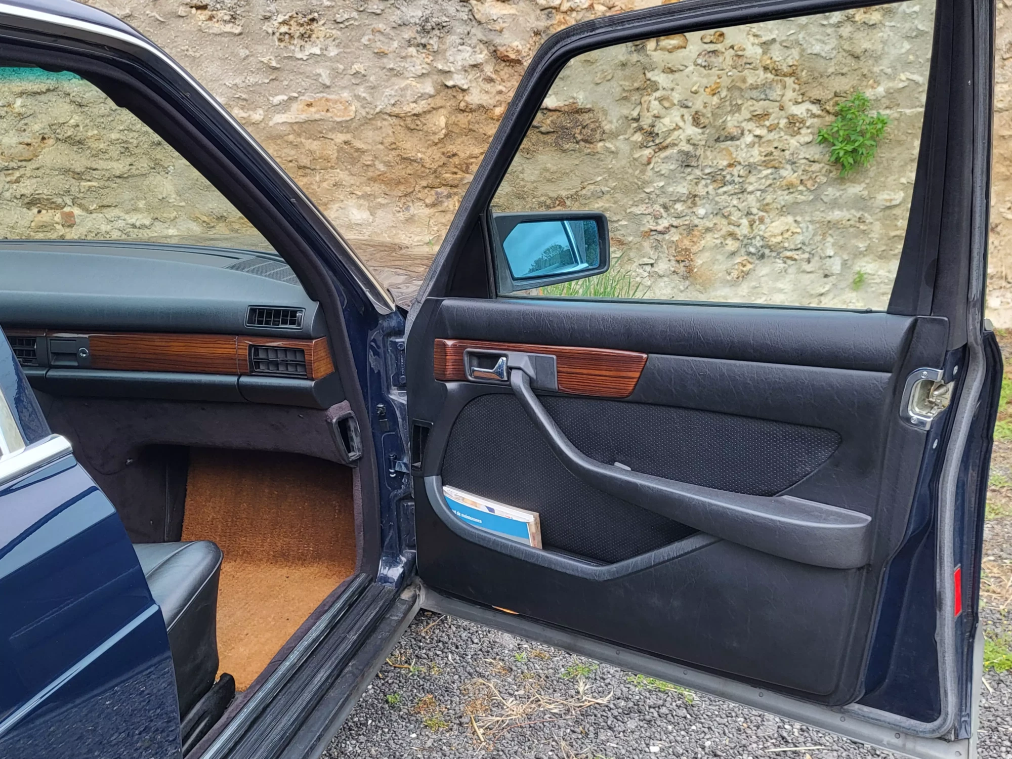 Mercedes 500SE – Image 19
