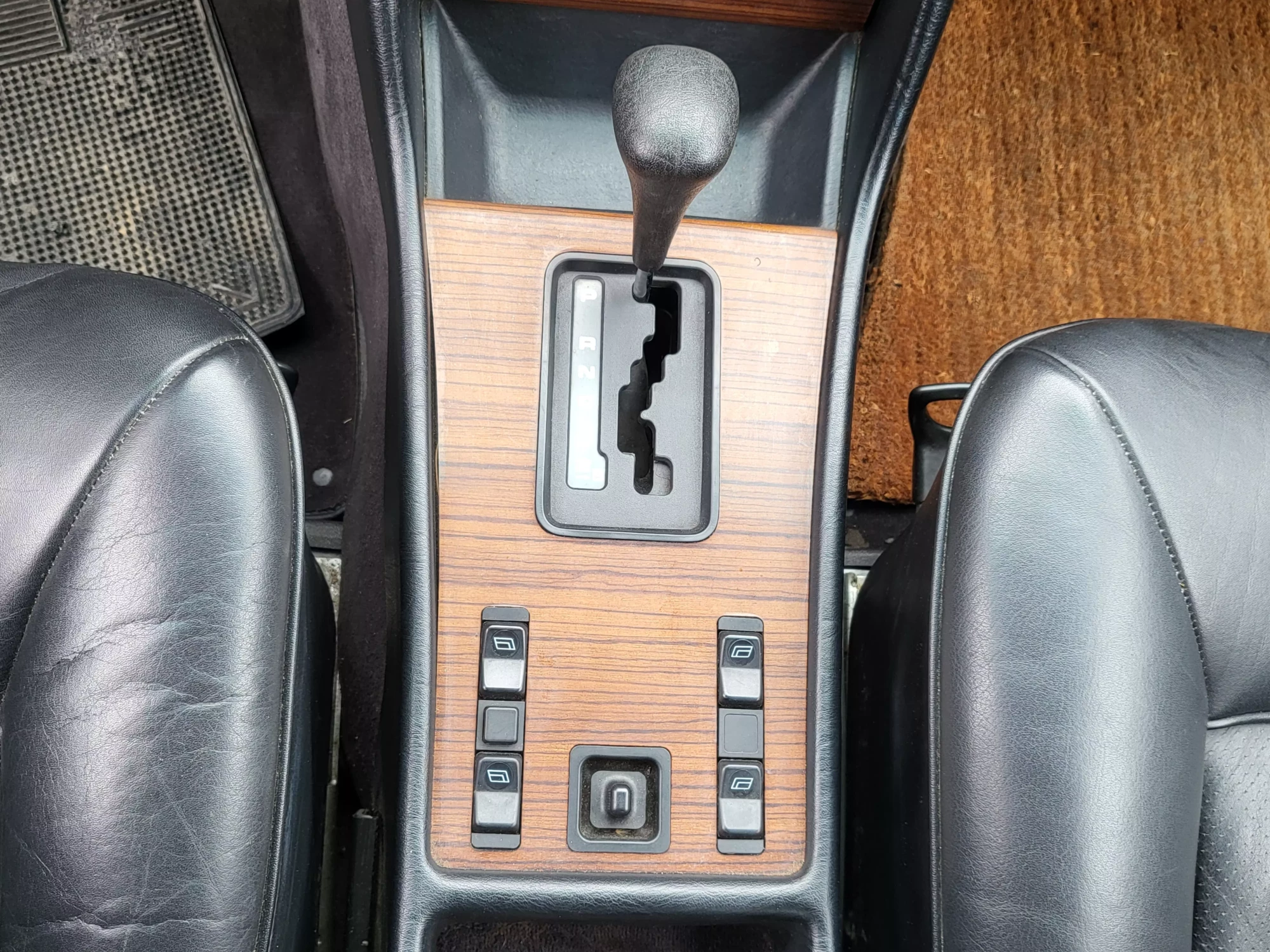 Mercedes 500SE – Image 16